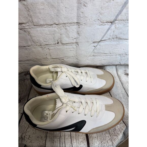 Dolce Vita sneakers woman’s size 9 - Picture 2 of 6